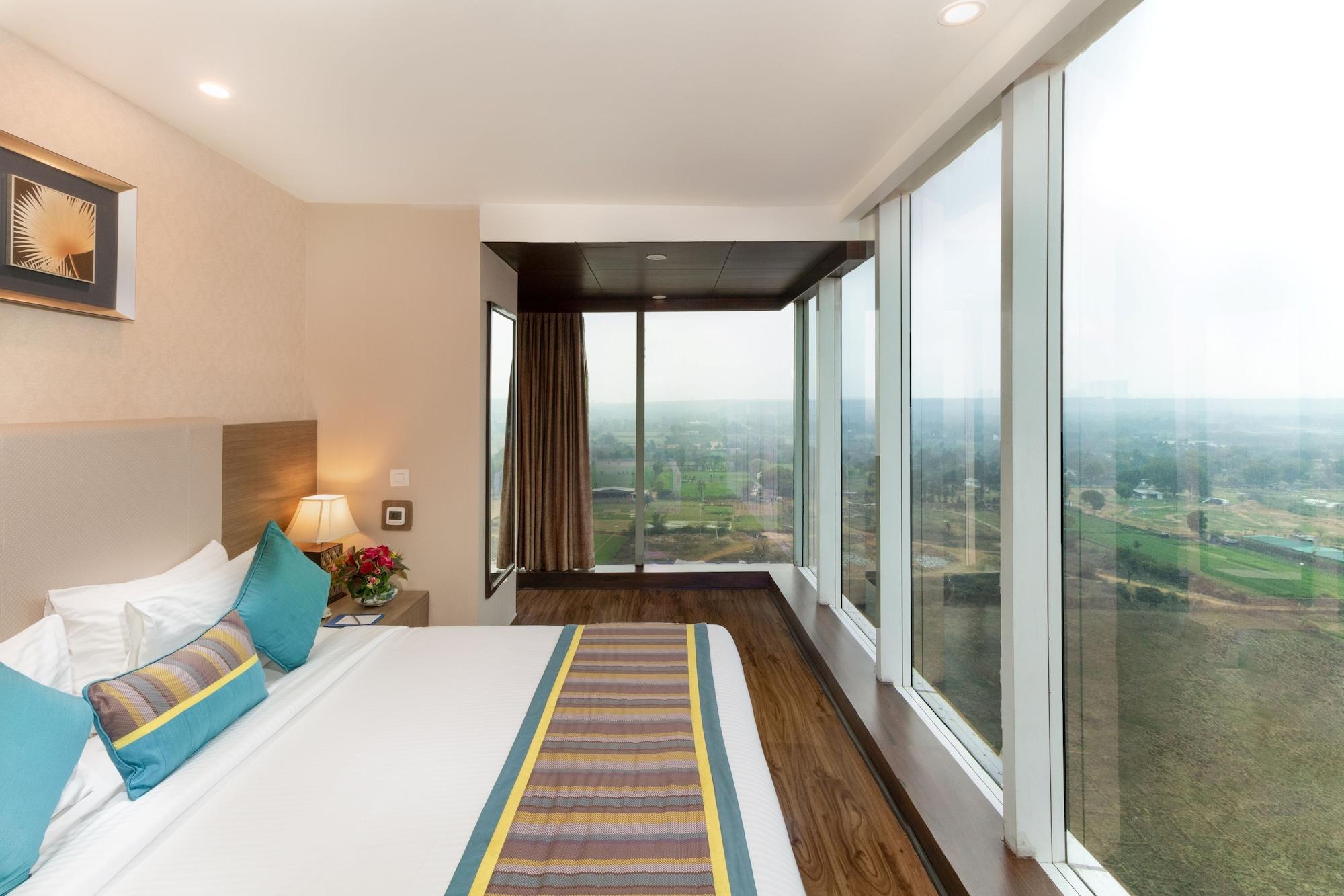 โกลเดน ทิวลิป สวีท คุรคาออน Hotel คูร์เคาน์ ภายนอก รูปภาพ