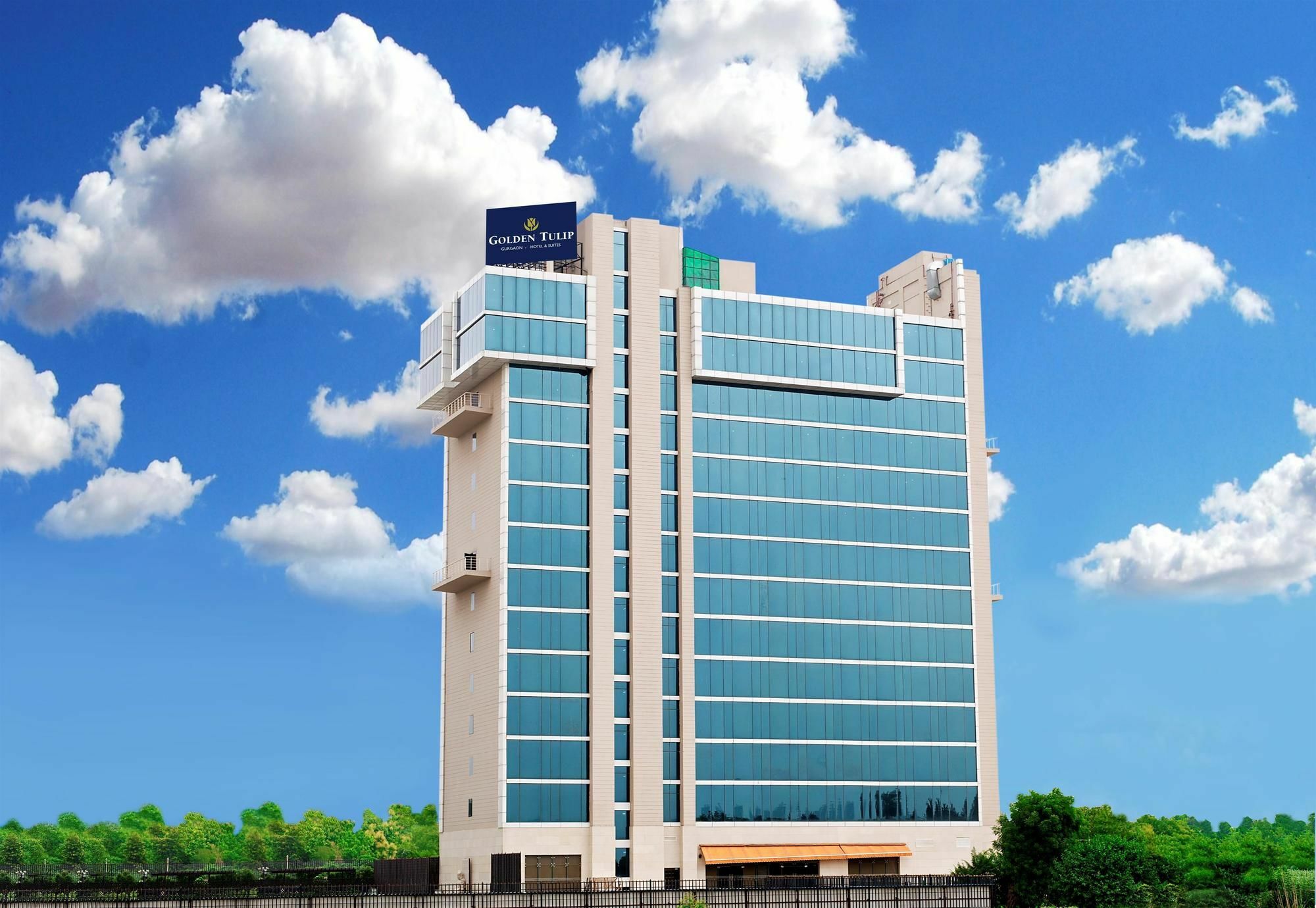 โกลเดน ทิวลิป สวีท คุรคาออน Hotel คูร์เคาน์ ภายนอก รูปภาพ